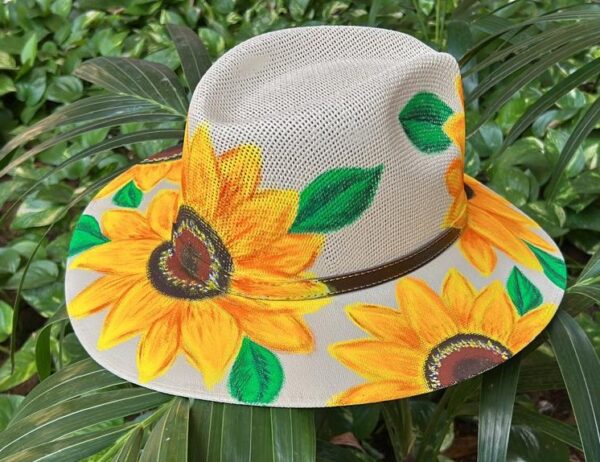 Sombrero pintado a mano de girasoles