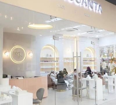 MANO SANTA shopfront