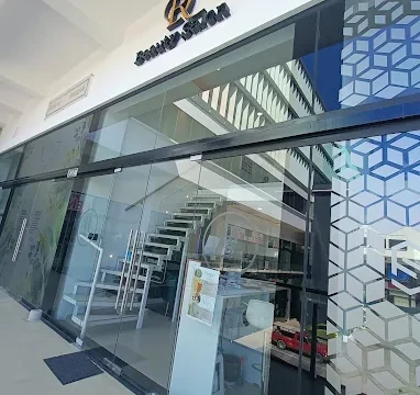 RD Salon shopfront