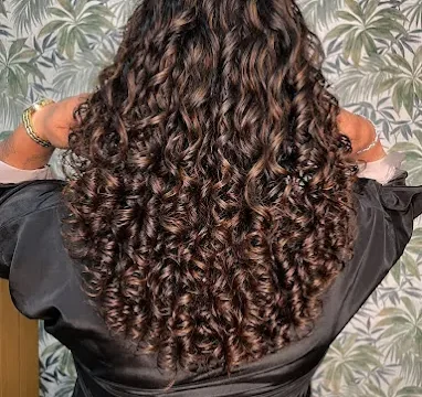 alta gama hairstyle